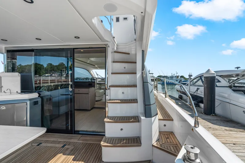 Slide: The Image of Azimut Fly 53 2027 - 7454851