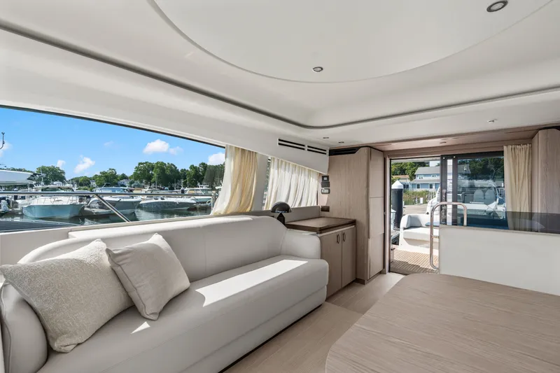 Slide: The Image of Azimut Fly 53 2027 - 7454868