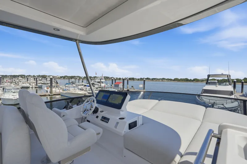 Slide: The Image of Azimut Fly 53 2027 - 7513111