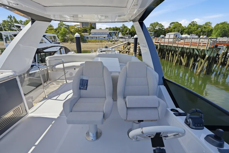Slide: The Image of Azimut Fly 53 2027 - 7513107