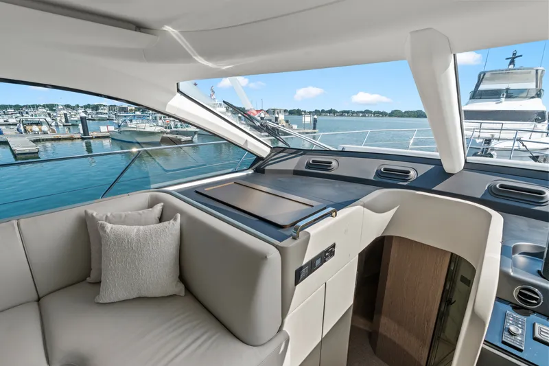 Slide: The Image of Azimut Fly 53 2027 - 7454874
