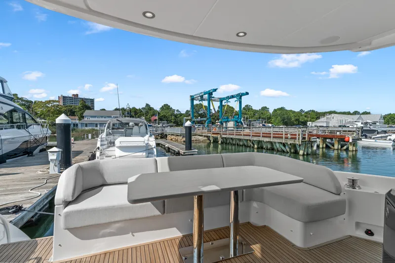 Slide: The Image of Azimut Fly 53 2027 - 7454848