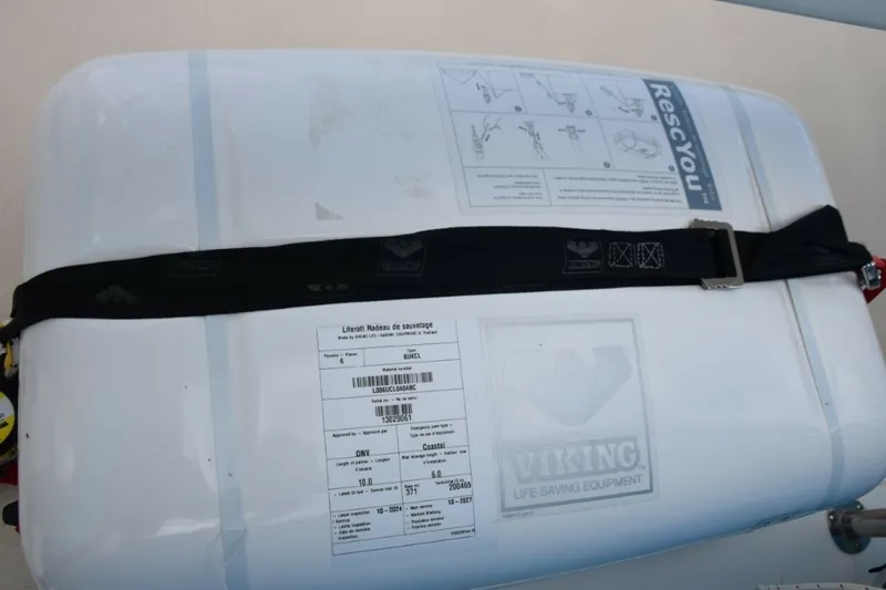 Slide: The Image of Newer 6 Man Viking Emergancy Cannister Raft - 7509765