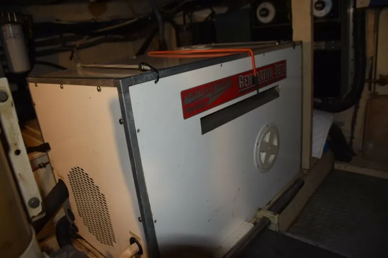 Slide: The Image of Northern LIghts 20kW Generator In Sound Shield - 7509772
