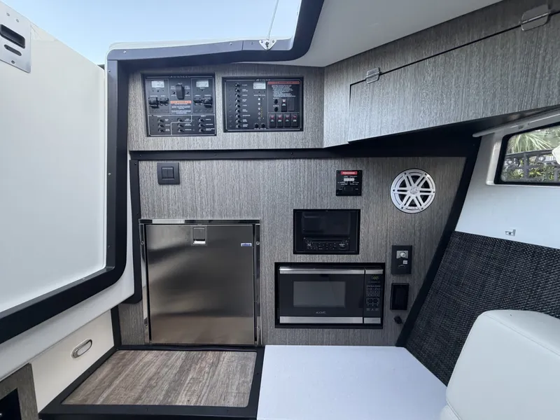 Slide: The Image of Monterey 385SE Super Express 2021 - 7399689