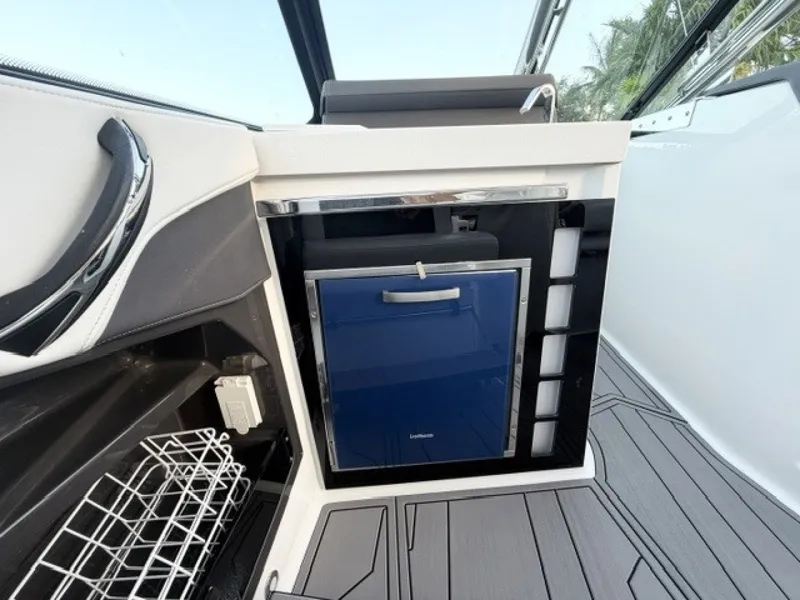 Slide: The Image of Monterey 385SE Super Express 2021 - 7386533