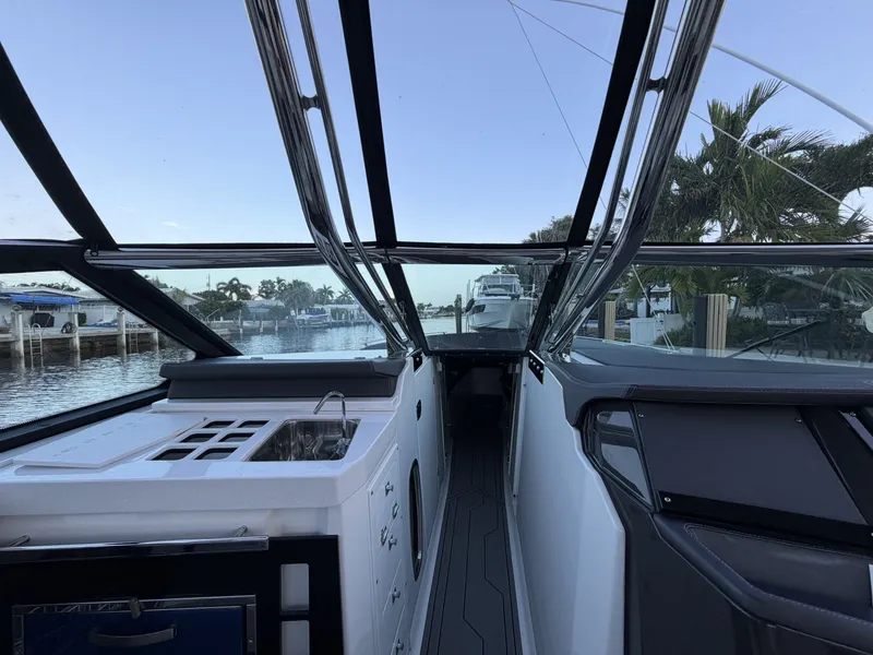 Slide: The Image of Monterey 385SE Super Express 2021 - 7399676