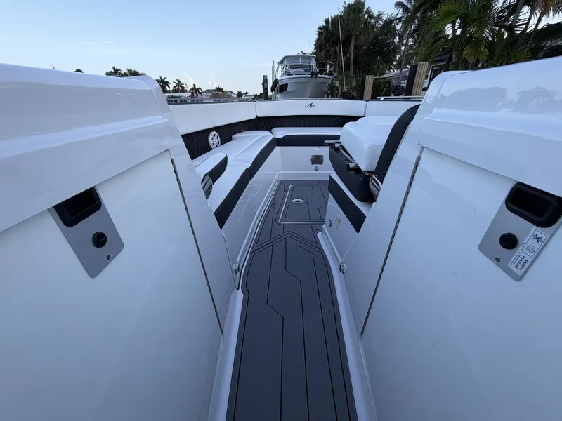 Slide: The Image of Monterey 385SE Super Express 2021 - 7399679