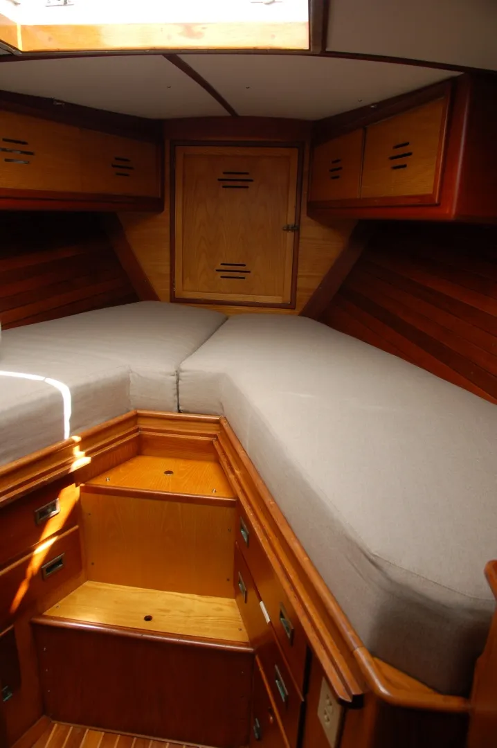 Slide: The Image of Hinckley Yachts 50 Sou'wester 1976 - 7386577