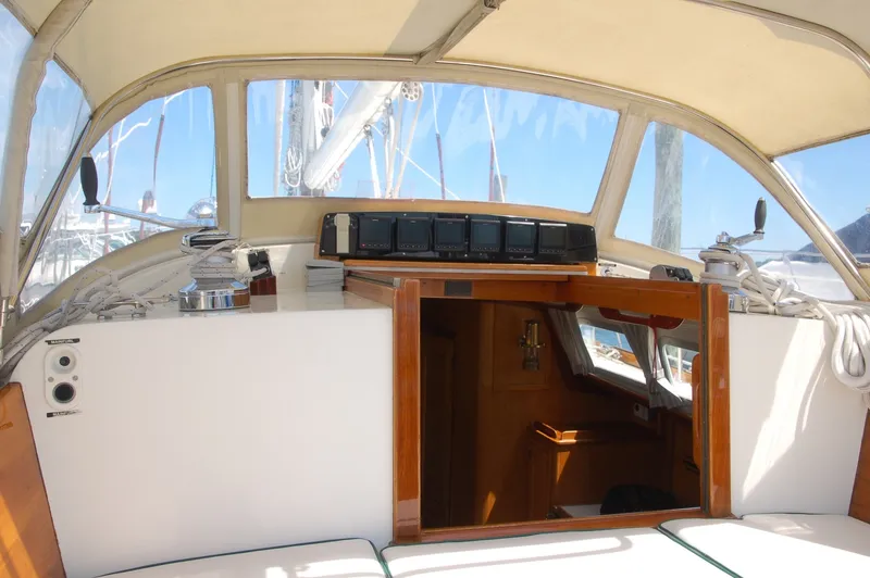 Slide: The Image of Hinckley Yachts 50 Sou'wester 1976 - 7386639