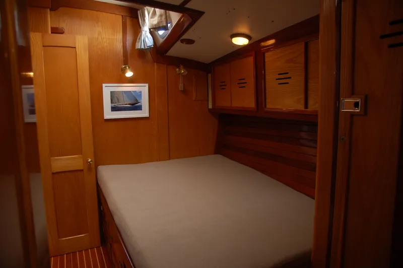 Slide: The Image of Hinckley Yachts 50 Sou'wester 1976 - 7386571