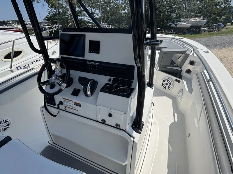 Slide: The Image of Blackfin 242CC 2020 - 7387364