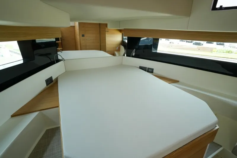Slide: The Image of De Antonio Yachts 50 Coupe 2027 - 7387005