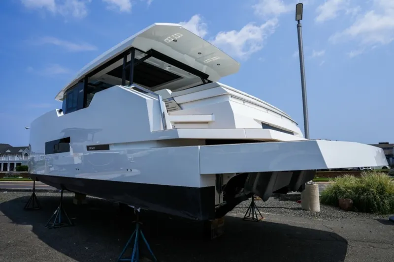 Slide: The Image of De Antonio Yachts 50 Coupe 2027 - 7387161
