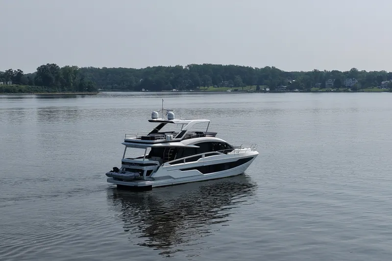 Slide: The Image of Galeon 640 FLY 2018 - 7392680