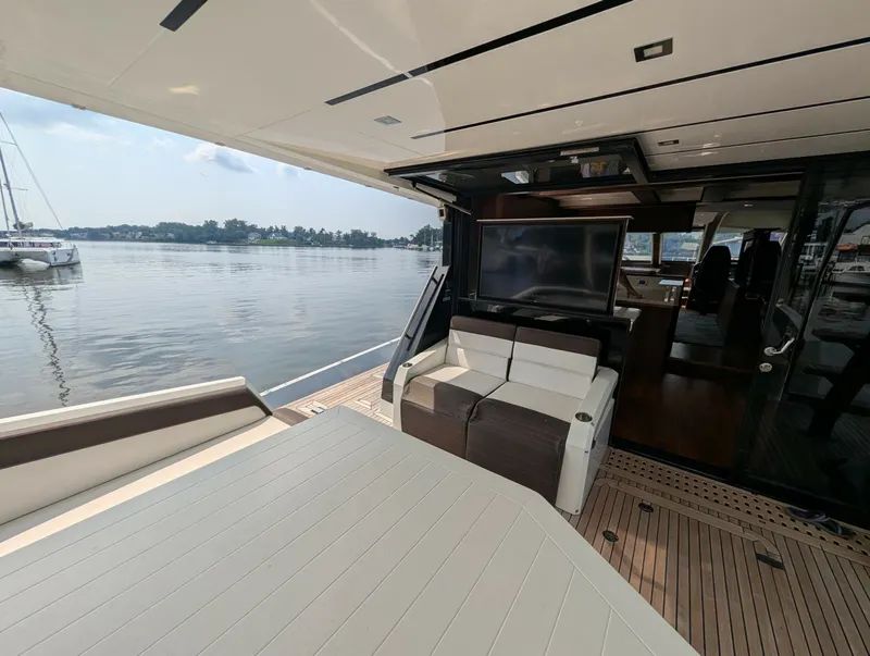 Slide: The Image of Galeon 640 FLY 2018 - 7392715