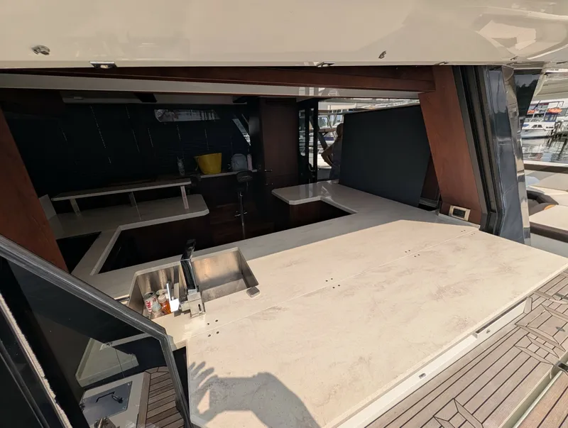 Slide: The Image of Galeon 640 FLY 2018 - 7392718