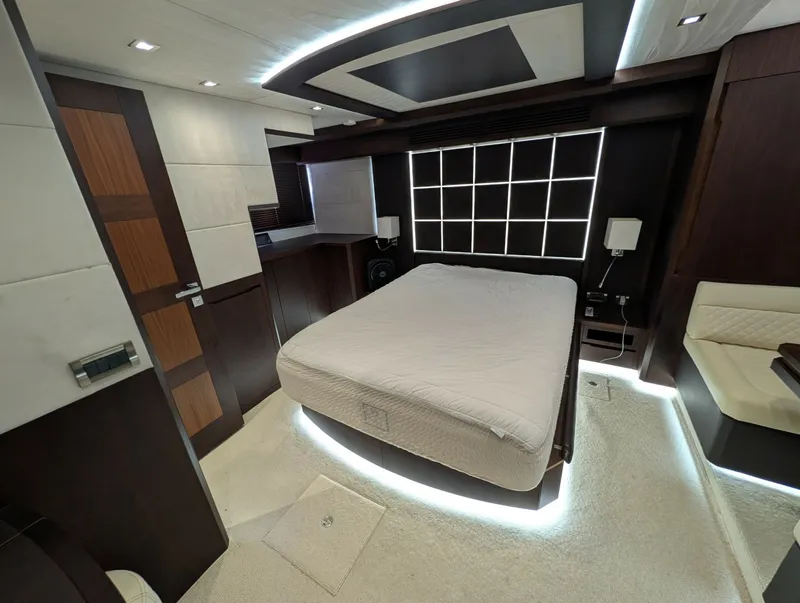 Slide: The Image of Galeon 640 FLY 2018 - 7392749