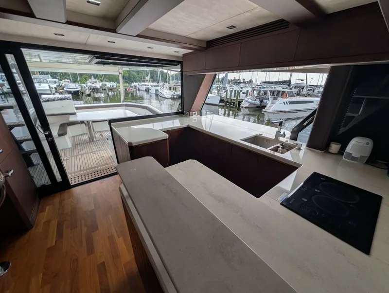Slide: The Image of Galeon 640 FLY 2018 - 7392722