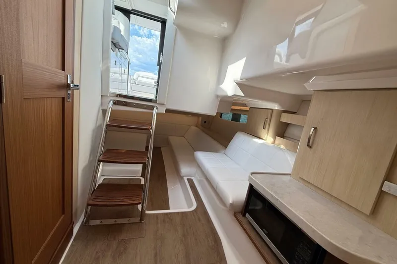 Slide: The Image of Regal 36 XO 2025 - 7397304