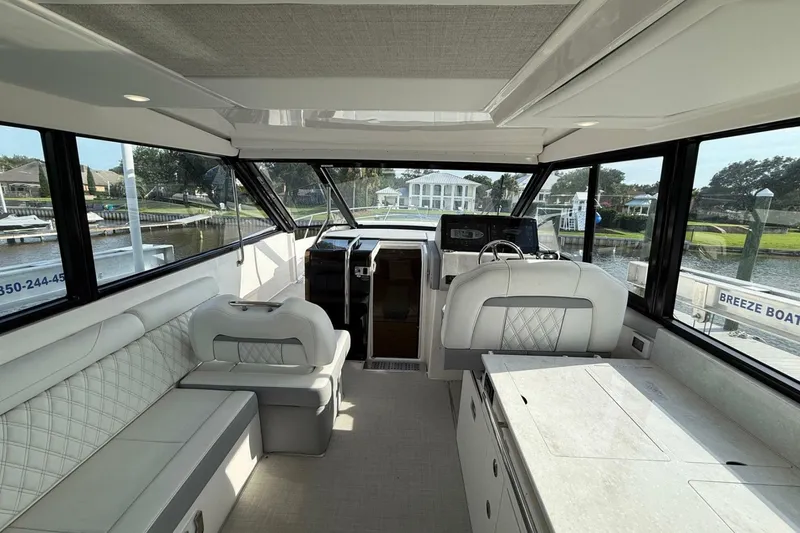 Slide: The Image of Regal 36 XO 2025 - 7397296