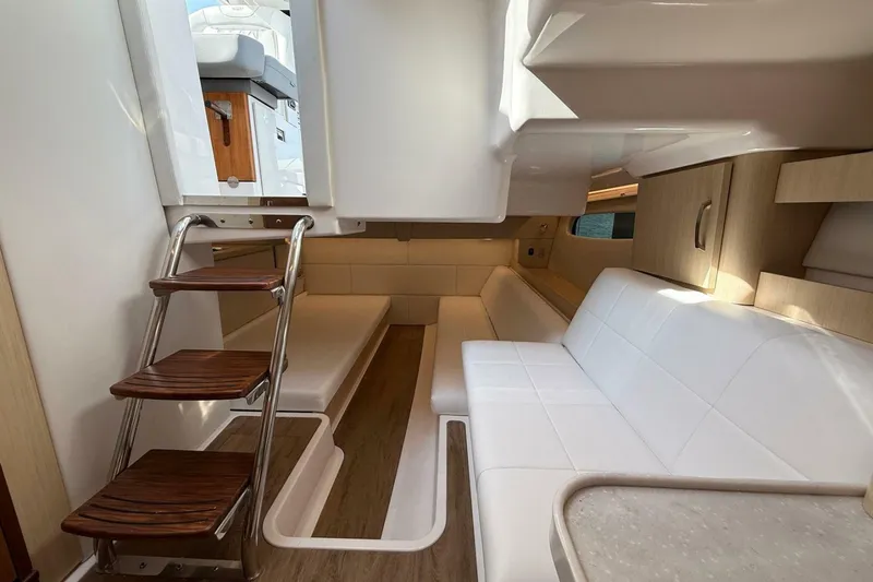Slide: The Image of Regal 36 XO 2025 - 7397307