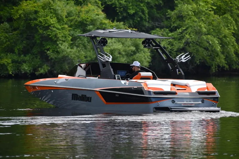 Slide: The Image of Malibu Wakesetter 22 MXZ 2020 - 7397350