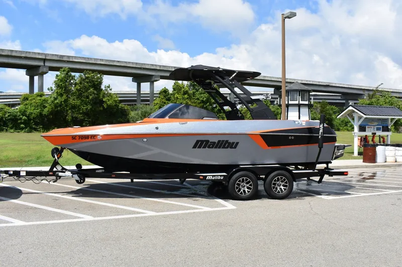 Slide: The Image of Malibu Wakesetter 22 MXZ 2020 - 7397358