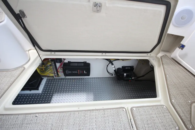 Slide: The Image of Ranger Tug R-31 Command Bridge Luxury Edition 2026 - 7398430