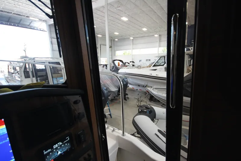 Slide: The Image of Ranger Tug R-31 Command Bridge Luxury Edition 2026 - 7398461