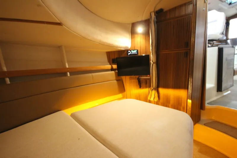 Slide: The Image of Ranger Tug R-31 Command Bridge Luxury Edition 2026 - 7398465