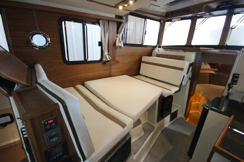 Slide: The Image of Ranger Tug R-31 Command Bridge Luxury Edition 2026 - 7398454