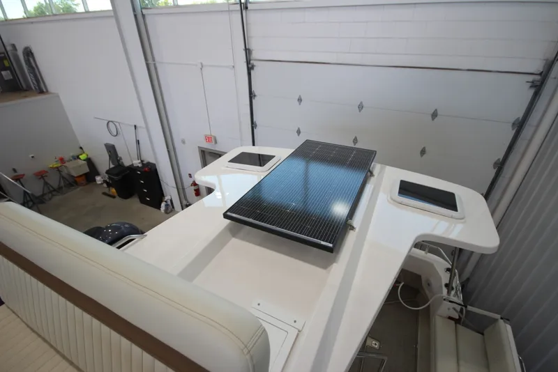 Slide: The Image of Ranger Tug R-31 Command Bridge Luxury Edition 2026 - 7398436