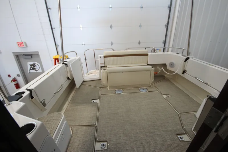 Slide: The Image of Ranger Tug R-31 Command Bridge Luxury Edition 2026 - 7398421