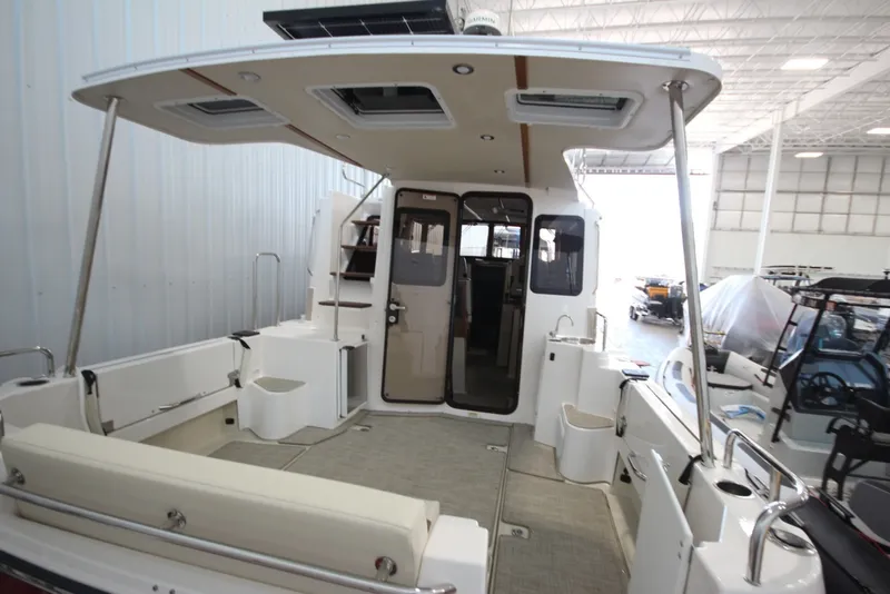 Slide: The Image of Ranger Tug R-31 Command Bridge Luxury Edition 2026 - 7398419