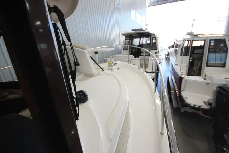 Slide: The Image of Ranger Tug R-31 Command Bridge Luxury Edition 2026 - 7398475