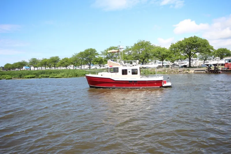 The Image of Ranger Tug R-31 Command Bridge Luxury Edition 2026 - 7398412
