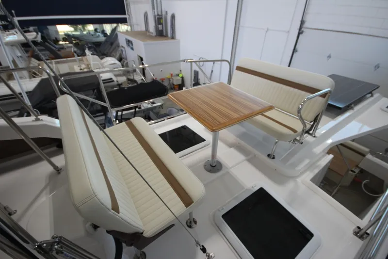 Slide: The Image of Ranger Tug R-31 Command Bridge Luxury Edition 2026 - 7398437