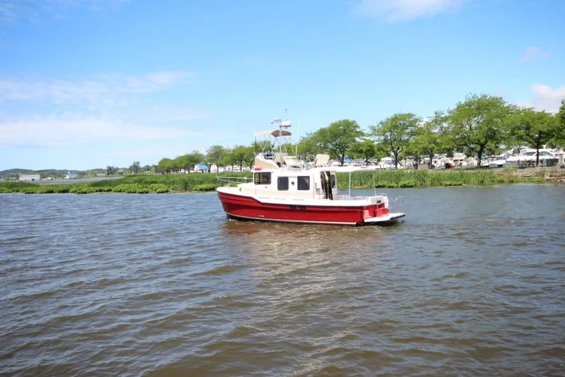 Slide: The Image of Ranger Tug R-31 Command Bridge Luxury Edition 2026 - 7398413