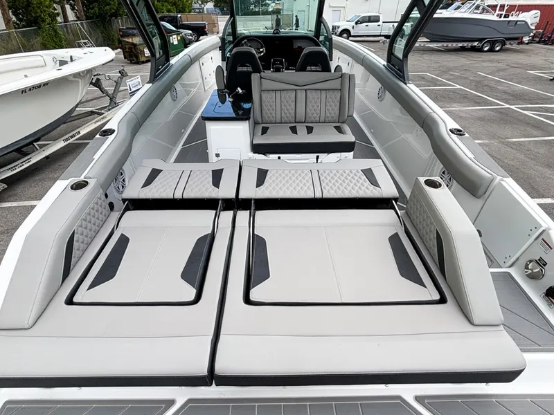 Slide: The Image of Monterey Elite 30 OB 2027 - 7468128