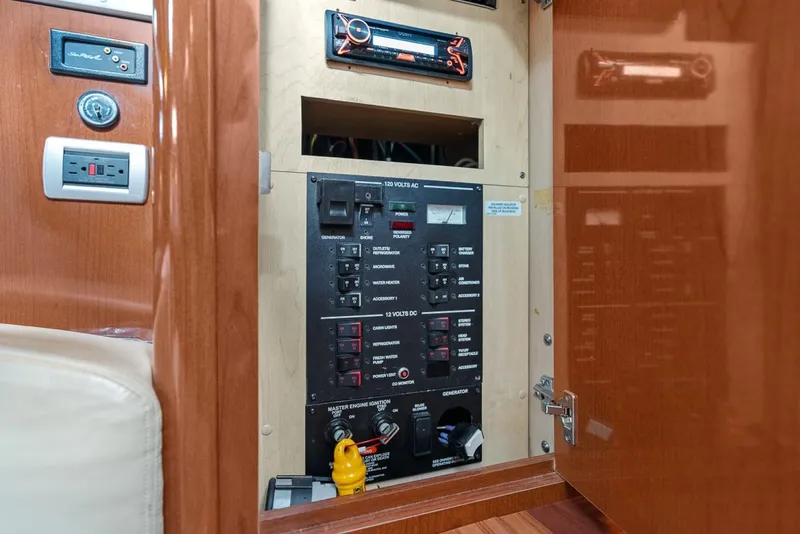 Slide: The Image of Sea Ray 310 Sundancer 2009 - 7399650