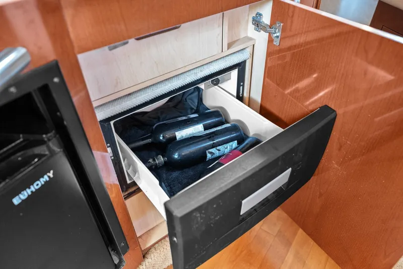 Slide: The Image of Sea Ray 310 Sundancer 2009 - 7399646