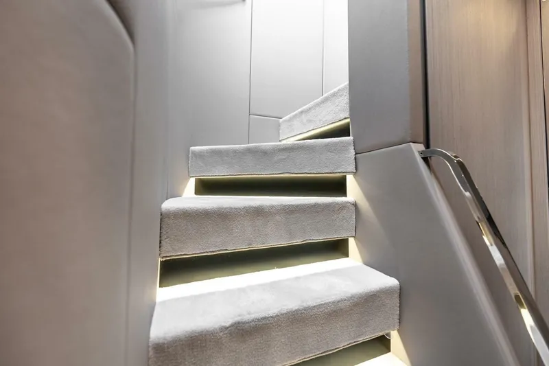 Slide: The Image of Azimut S7 2024 - 7400051