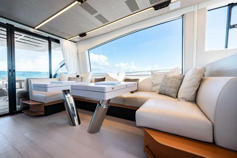 Slide: The Image of Azimut S7 2024 - 7400044
