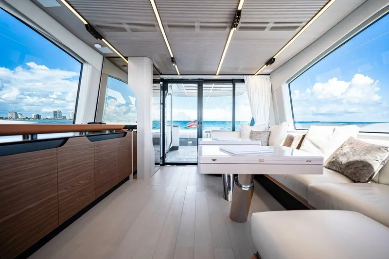 Slide: The Image of Azimut S7 2024 - 7400043