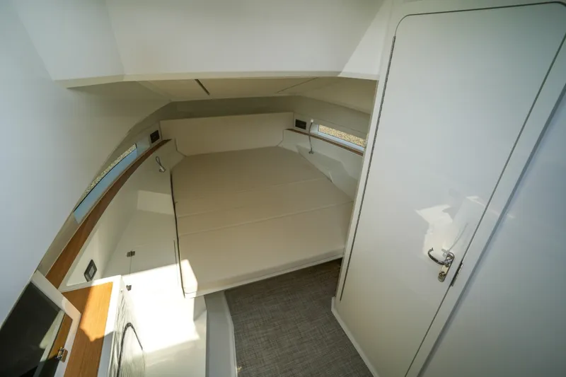 Slide: The Image of De Antonio Yachts D32 2027 - 7400161