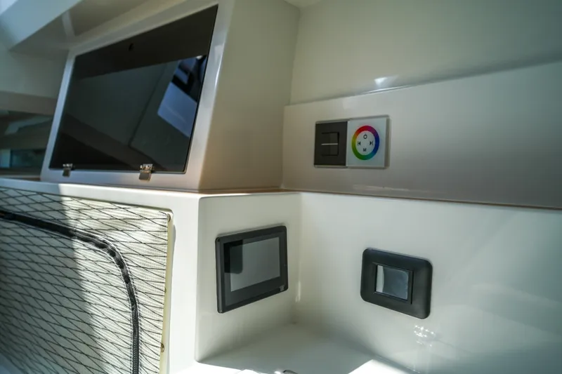 Slide: The Image of De Antonio Yachts D32 2027 - 7400165