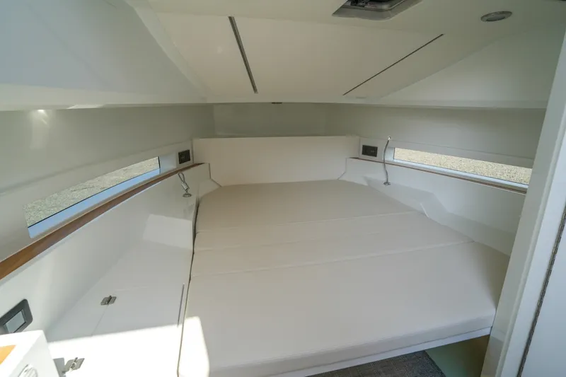 Slide: The Image of De Antonio Yachts D32 2027 - 7400162