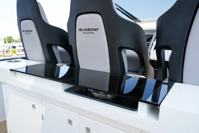 Slide: The Image of De Antonio Yachts D32 2027 - 7400201