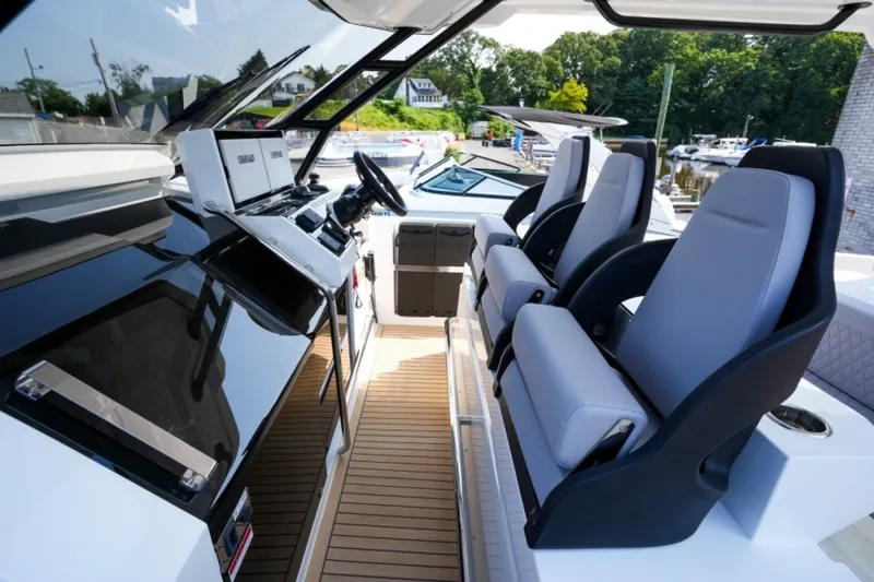 Slide: The Image of De Antonio Yachts D32 2027 - 7400203